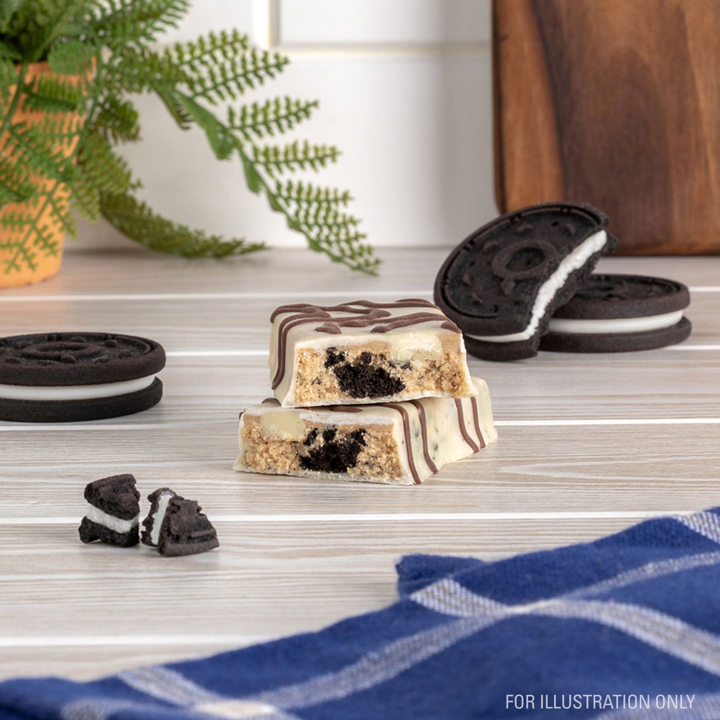 dipped-cookies-and-cream-protein-bars-k0 15807_QN_USA_ProteinBar_CAC_InterimAssetUpdate_Digital-Dipped-ProductCarouselSet_Tabletop1.jpg